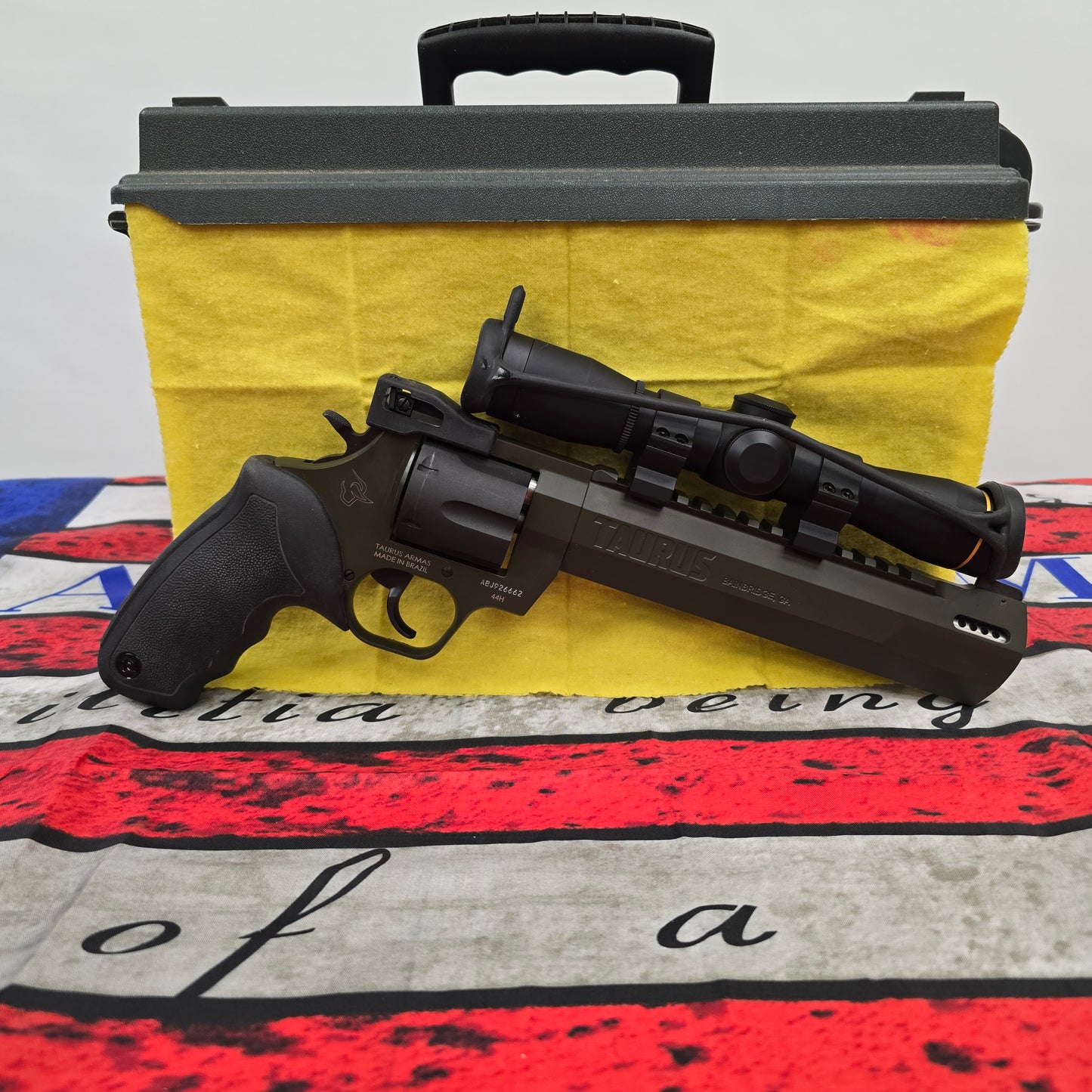 Taurus Raging Hunter 44 Mag